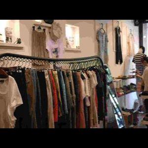 青白江刘舒布意坊服饰店